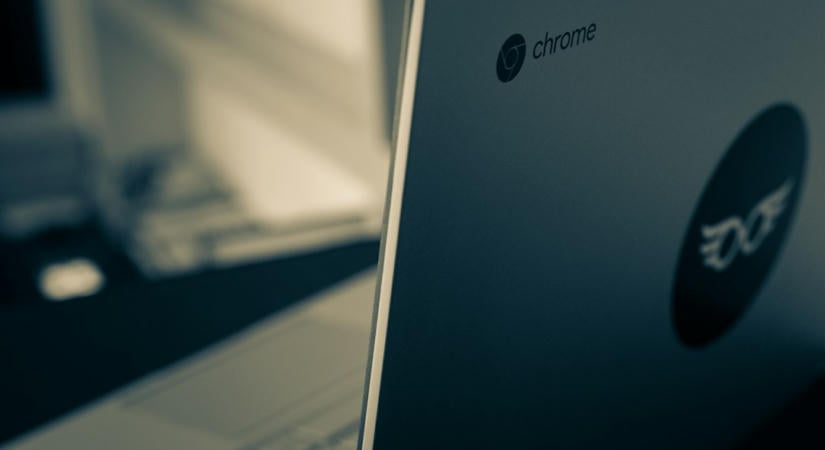 A ChatGPT Chrome-asszisztensként olvassa és rendezi a lapokat