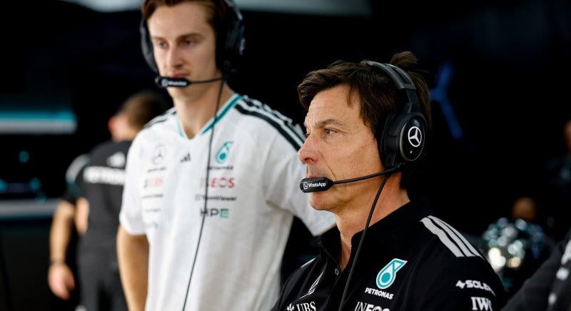 Ijesztő gokartbalesetet úszott meg Toto Wolff fia