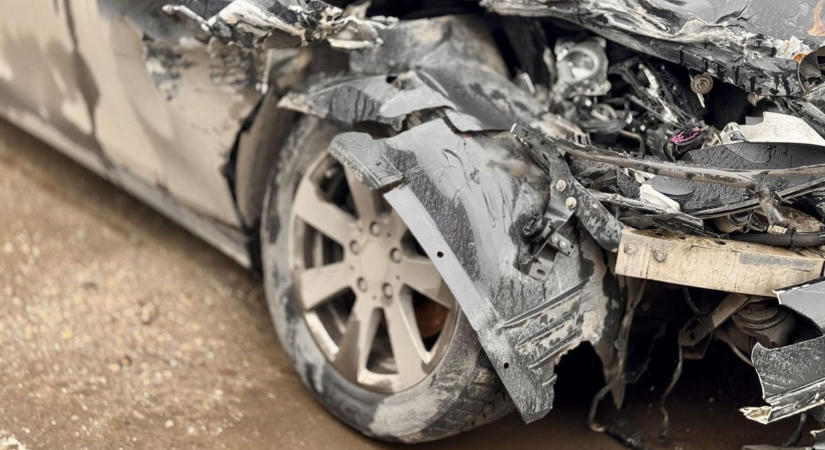 Álló autónak ütközött egy gépkocsi Jászárokszálláson– aki teheti kerüljön