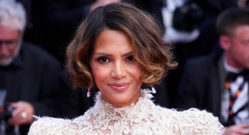 Halle Berry szexi születésnapi fotóin fehérneműben pózolt