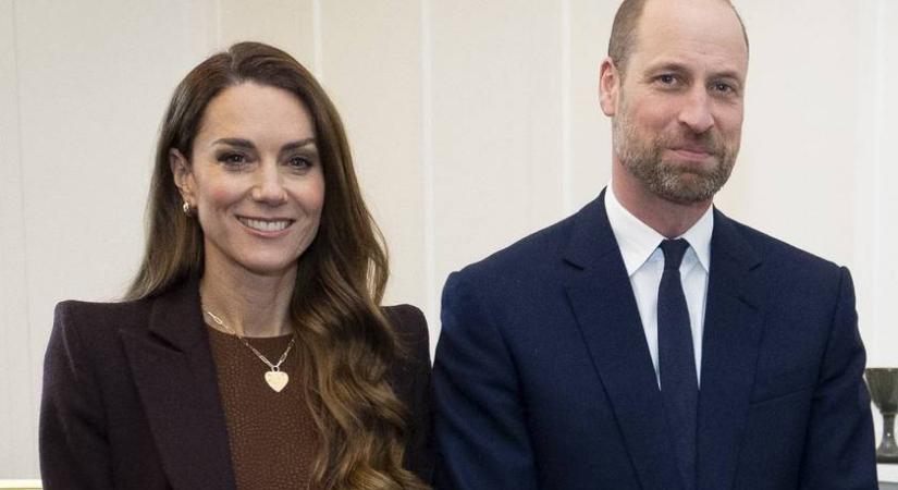 György herceg már olyan magas, mint Katalin a friss fotón: Charlotte-tal együtt mentek Wimbledonba