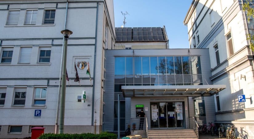 Egy hete felvételi zárlat van a szegedi klinika koraszülött osztályán kórházi fertőzés miatt, a koraszüléssel veszélyeztetett nőket máshova viszik