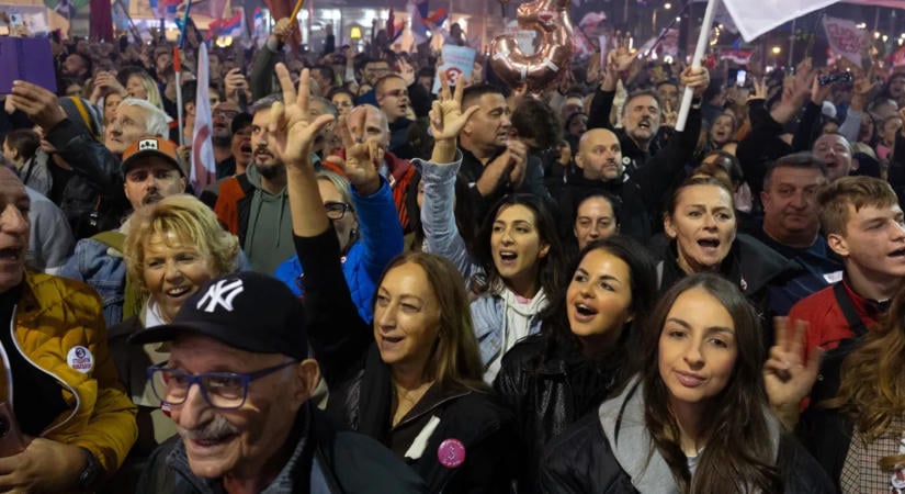 Szerb választások: győzelmet hirdettek az egyetemisták