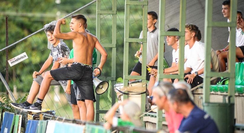 Vasárnapi fociprogram: Gyöngyösre a lilák érkeznek
