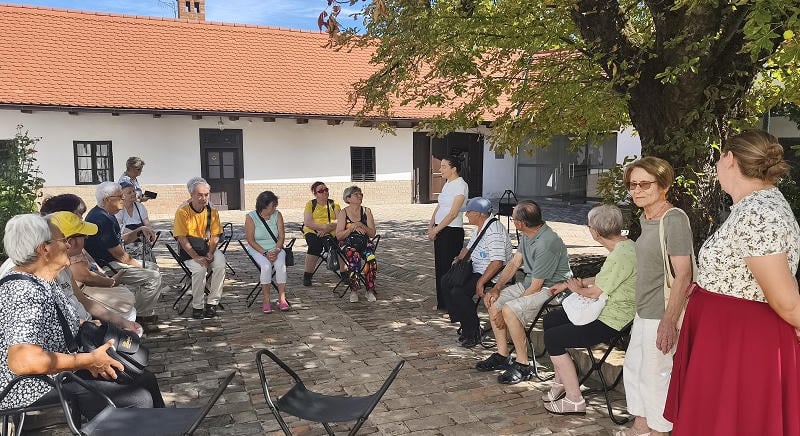 Megérinthették a történelmet a szolnoki látássérültek Gyulán