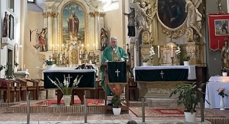 Kiszólt a Fidesz hátsó feléből a katolikus pap, a Tisza szavazóit becsmérelte