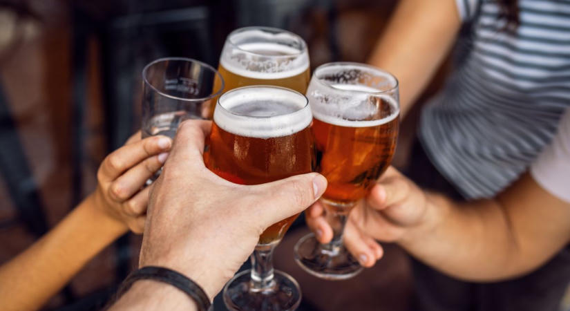 Vérnyomáscsökkentőt vagy fájdalomcsillapítót szed? Erre figyeljen alkoholfogyasztáskor