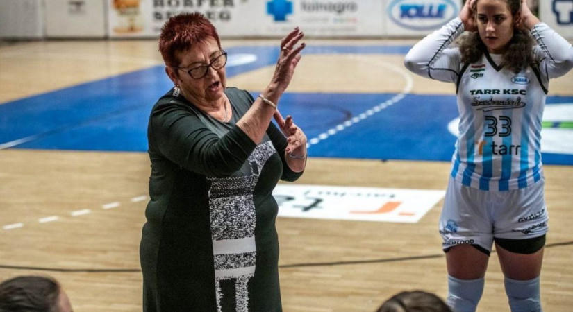 „Nincs kompromisszum, munka van” – 75 évesen is állva vezényel Harsi