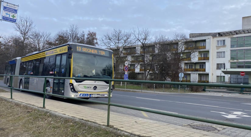 Baleset miatt több buszjárat is terelőútra kényszerül Debrecenben