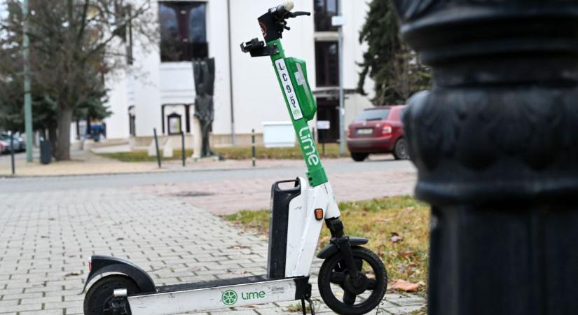 Miközben egyre több a súlyos fejsérülés, a rolleres cég szerint nem a védősisak a megoldás