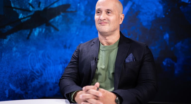 „Tesóka, én is kérek egy diplomata-útlevelet!” – Tarjányi Péter kiakadt a külügy dokumentumain