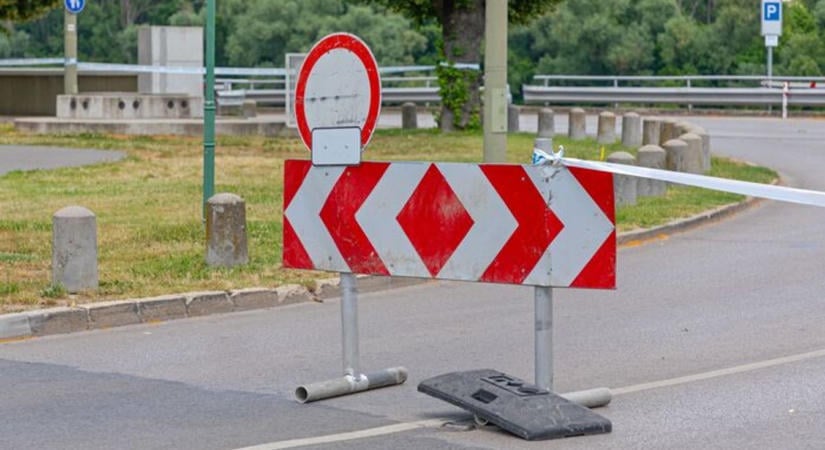 Autósok, figyelem: pénteken teljesen lezárják ezt a kecskeméti utcát
