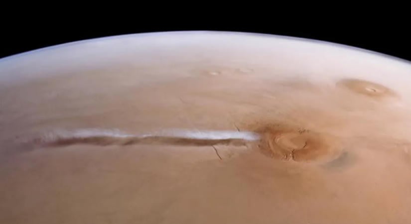 Fény derült a rejtélyes, 1600 kilométeres marsi felhő titkára
