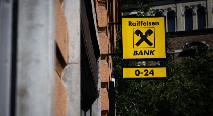 Nem érkeztek meg a családtámogatások a kincstárból a Raiffeisen ügyfeleihez