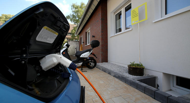 Ha ezt bevezetik, pénzt kereshetünk az elektromos autónkkal