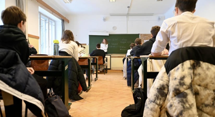 Középiskolai felvételi 2027: abban az iskolában kell megírni az írásbelit, ahová jelentkeztek?