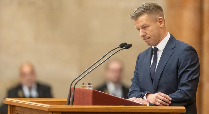 Schmitt Pál és Novák Katalin juttatását is elvenné Magyar Péter