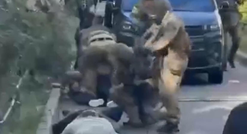Véres tűzpárbajt vívtak egymással Kijevben a két legerősebb ukrán titkosszolgálat fegyveresei