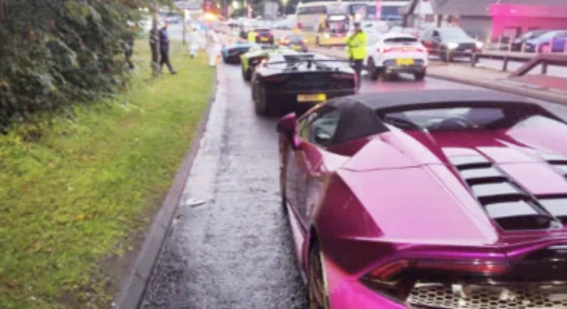 Túl lassan mentek: öt Lamborghinit kapcsoltak le a rendőrök