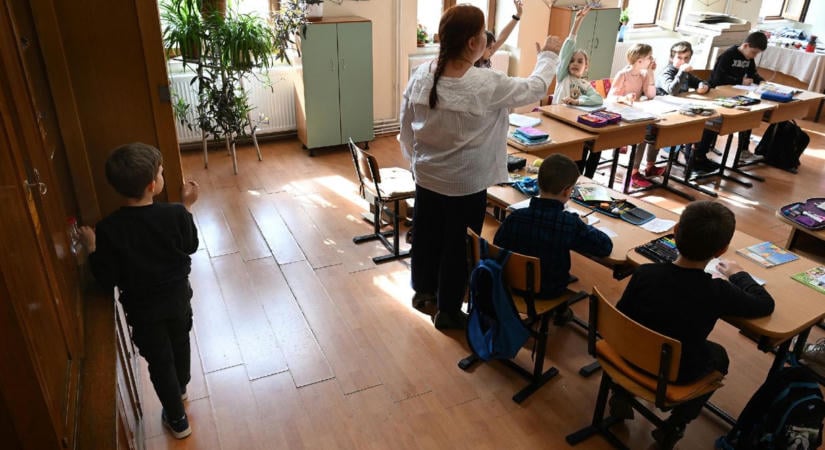Megszűnnének a kötelező tartalmi megújító képzések, nem kellene NAT-vizsga a gyakornokoknak – társadalmi egyeztetésen a pedagógus-továbbképzés átalakítása
