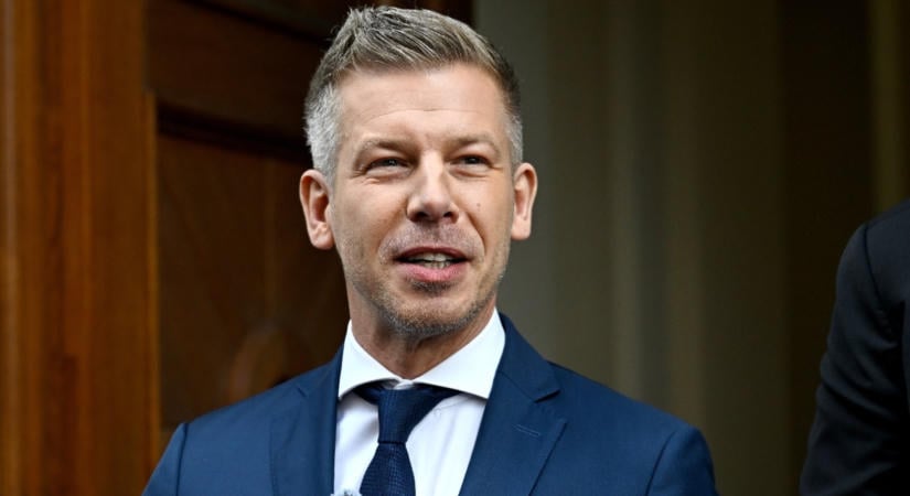 Kérdéseket kapott Magyar Péter a kihallgatása után a Fidesztől