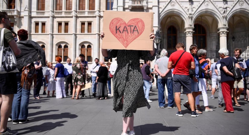 Adok-kapok: kezdhetnek matekozni a vállalkozók, megéri-e nekik az új kata