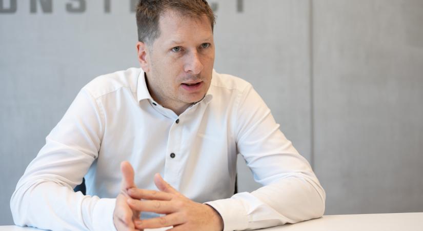 Ne hagyjuk ki a vevőt! Balla Ákos a földön járó ingatlanfejlesztésről
