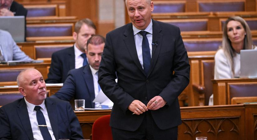 Feljelentést tesz Ruszin-Szendi Romulusz: nem találják az 500 millióért vásárolt eszközöket