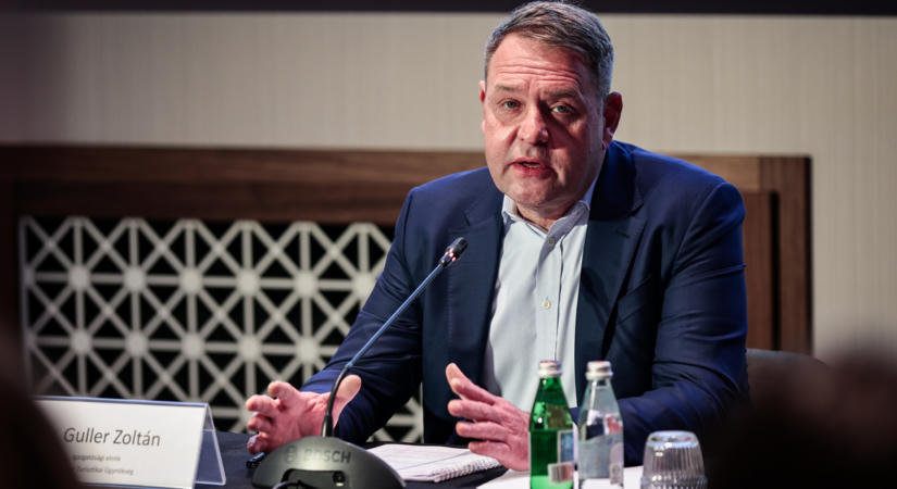 Két fontos posztjáról is leváltották a Szerencsejáték Zrt. volt vezérét, most Magyarországot is elhagyhatja