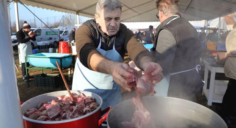 Nagy újítással csábítja a vevőket a tiszafüredi piac – fontos döntések születtek a település jövőjéről