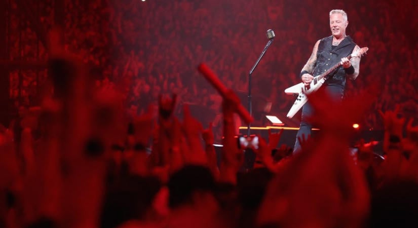A Metallica frontembere szerint a színpadon nincs helye a politizálásnak