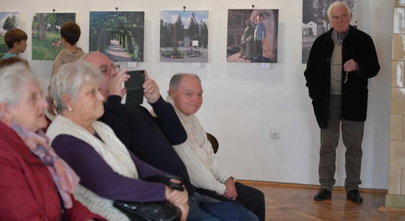 Idősek szemével Kézdivásárhely – Különleges fotókiállítás nyílt a múzeumban