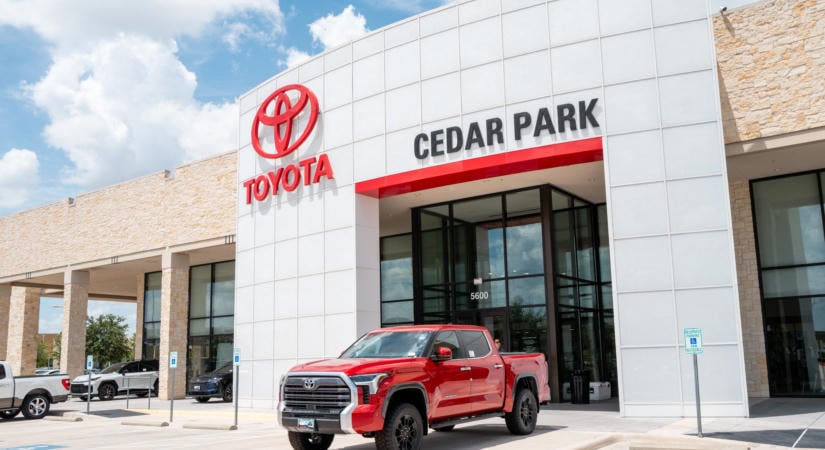 A Toyota 228 ezer járművet hív vissza az Egyesült Államokban