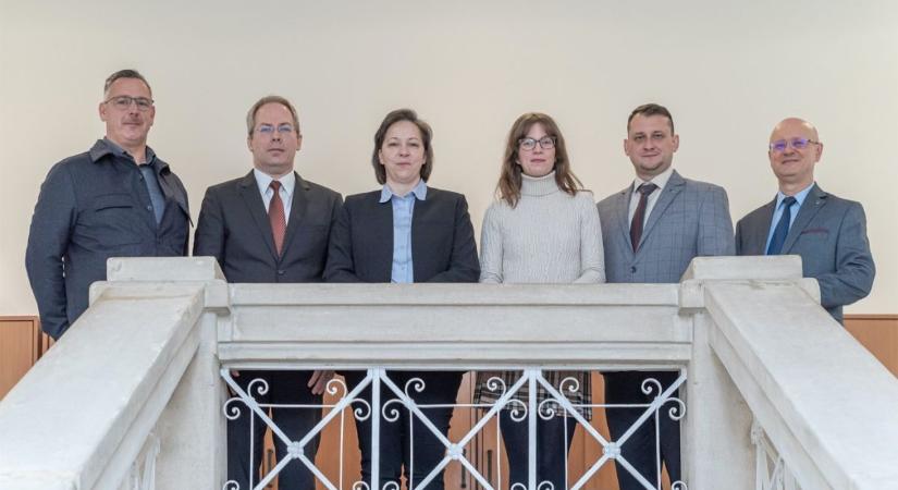 Gyógynövénykomposztálás: a fenntarthatóságot szolgáló szabadalom született a Széchenyi-egyetemen