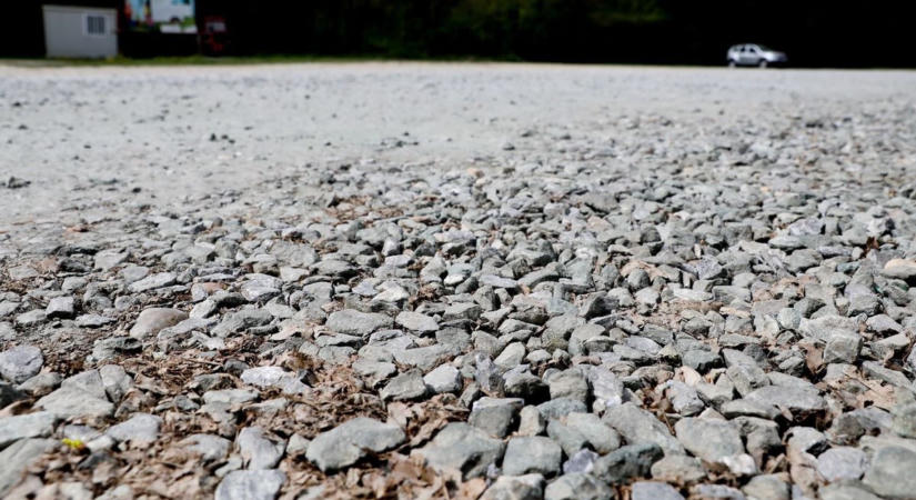 Azbesztszennyezés a burgenlandi kirándulóhelyeken: Az Írott-kő is érintett lehet a Greenpeace szerint