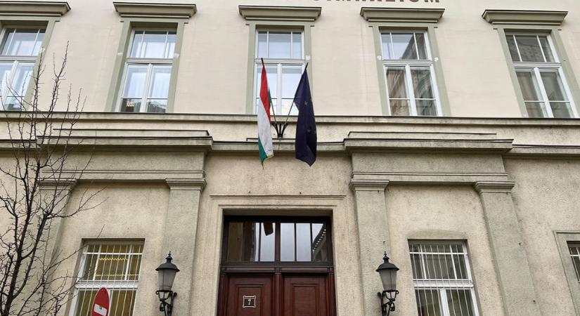 Totális cenzúra az Eötvösben, a diákok nem beszélhetnek a vesztegetési botrányról