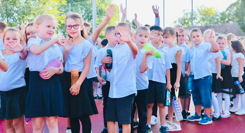 Becsöngettek: 76 elsőst köszöntöttek Szandaszőlősön