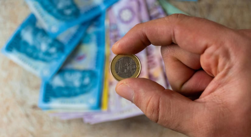 Hatalmasat menetelt a forint: rég nem látott szintre kapaszkodott fel a magyar pénz - ez áll az erősödés hátterében
