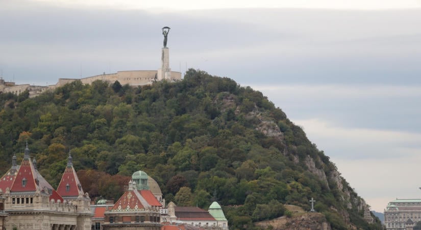 Tragédia a Gellért-hegy lábánál: holtan találtak egy férfit