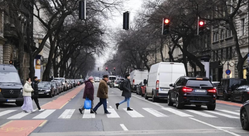 Kétszáz új zebra és akadálymentes fejlesztések jönnek Budapesten