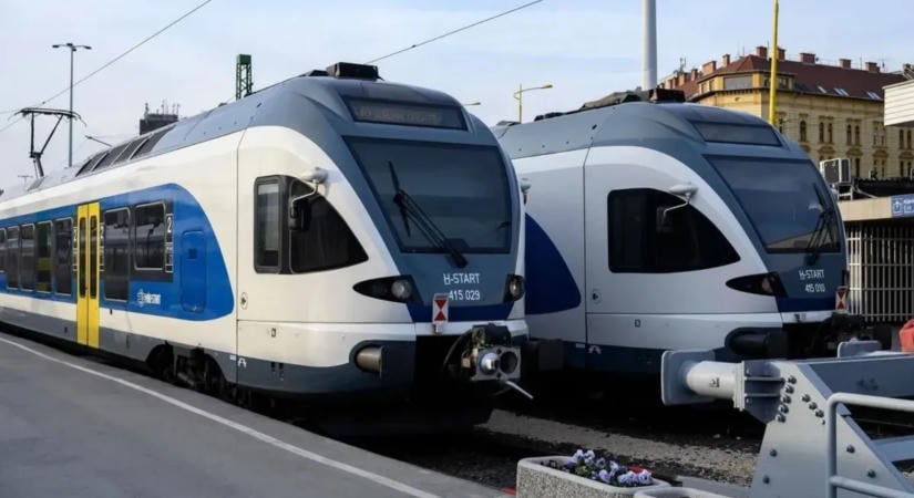 Így járnak a vonatok és a buszok az ünnepi hosszú hétvégén