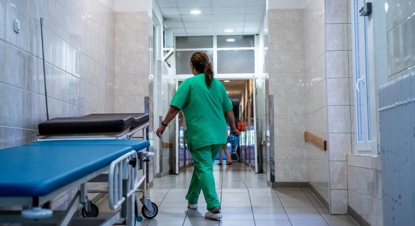 Telex: Egyszerre tíz ápoló mondott fel a Kútvölgyi sebészetén, magánkórházaknál folytatják a munkát