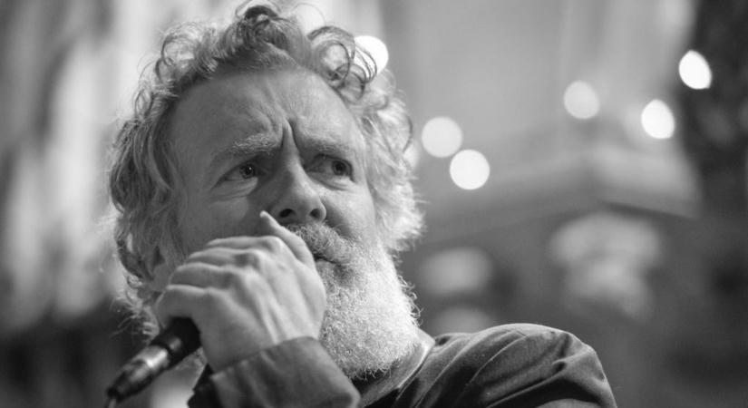 Motorbalesetben meghalt az Oscar-díjas zenész – Ed Sheeran és Bruce Springsteen is gyászolja