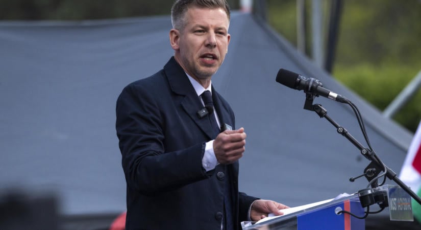 A Miniszterelnökség szerint tudják tartani az ígéretet, még ősszel elindul az alkotmányozási folyamat