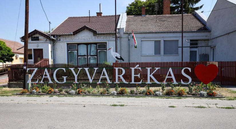 Nem csak a helyieknek lett elegük – az ingázók is aláírásukkal követelnek új utat Zagyvarékasnál