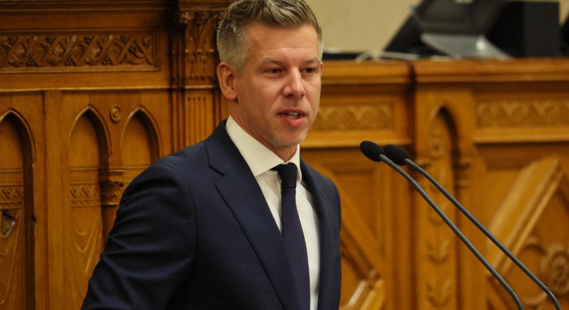 Magyar Péter felszólalásával kezdődik a rendkívüli parlamenti ülés – kövesse élőben a Blikken!