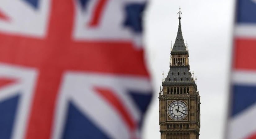 Nagy-Britannia 20 év után visszatér a nehézfegyverek gyártásához