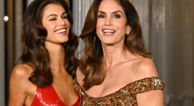 Cindy Crawford és Kaia Gerber összeöltöztek Taylor Swift esküvőjén – FOTÓ