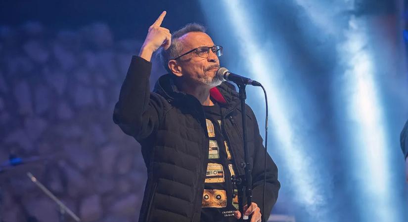 Szívfacsaró szavakkal búcsúzik Szolnoki Pétertől az Irigy Hónaljmirigy, így mesélt róla Sipos Peti