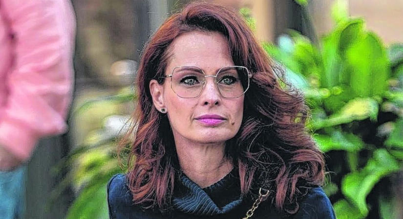 Protézist kapott Dobó Kata, kórházi ágyból jelentkezett be